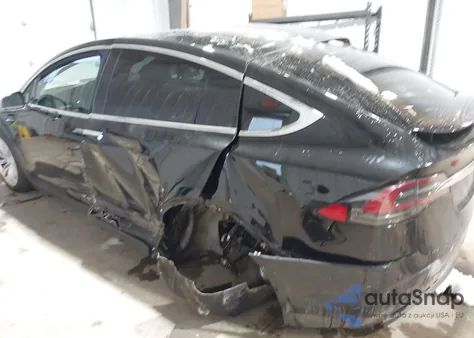 2019 Tesla Model X 100D/75D/Long Range/Standard Range z USA, uszkodzony, nr VIN 5YJXCDE21KF187809